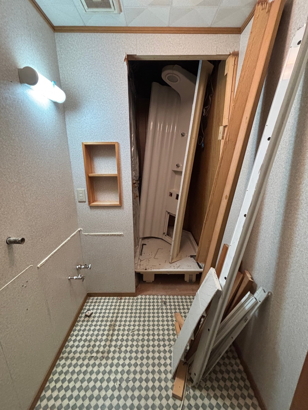 シャワールーム解体