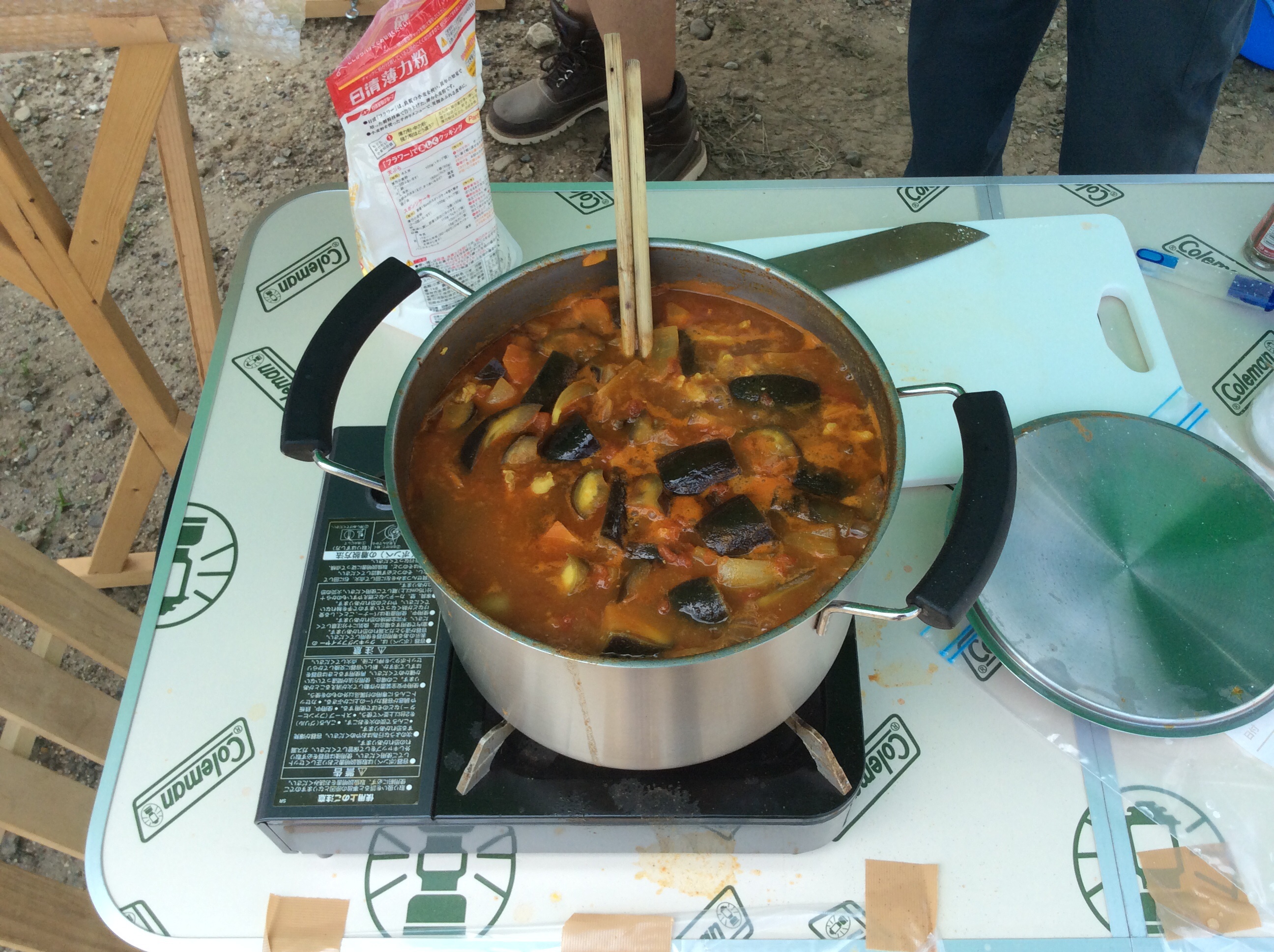 おいしそうな「激辛！男のチキンカレー」できあがり。