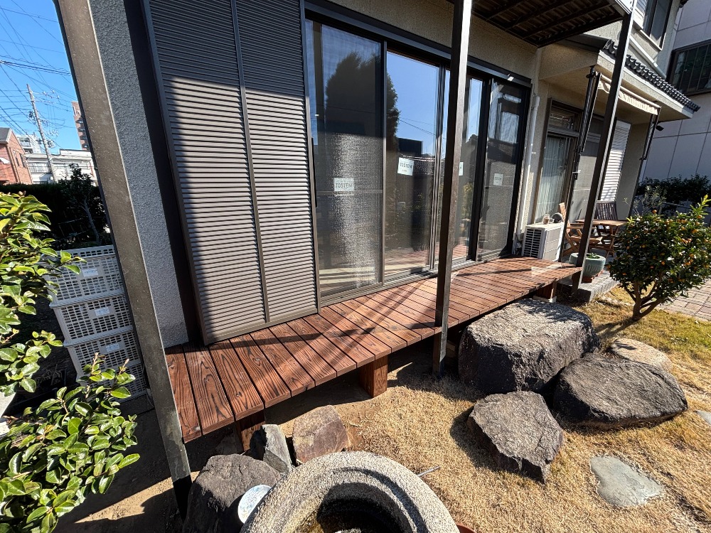 エステックウッドで製作したウッドデッキ。