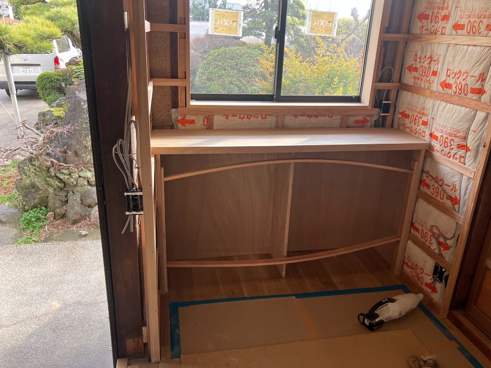造り付けの下足入れを施工しました（山本）