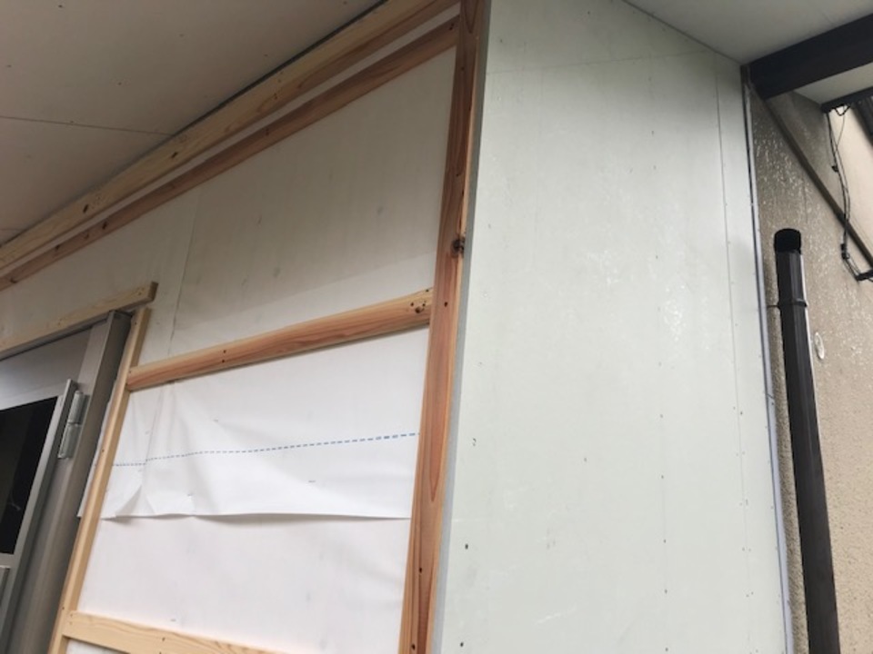 サイディング施工中。