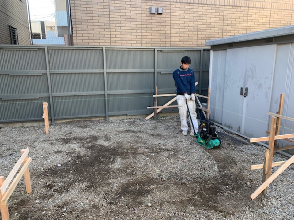 しっかり転圧します。