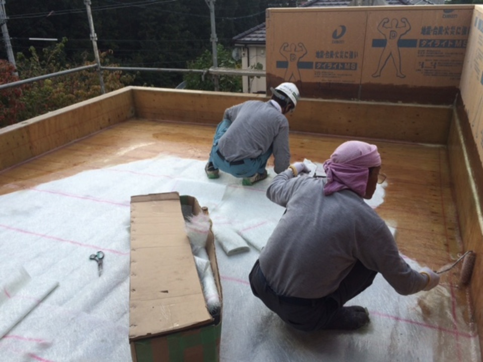 寺西です、ベランダ防水工事中。