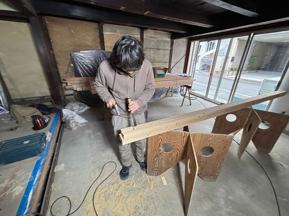 土台の墨付け、刻み作業に 取り掛かりました