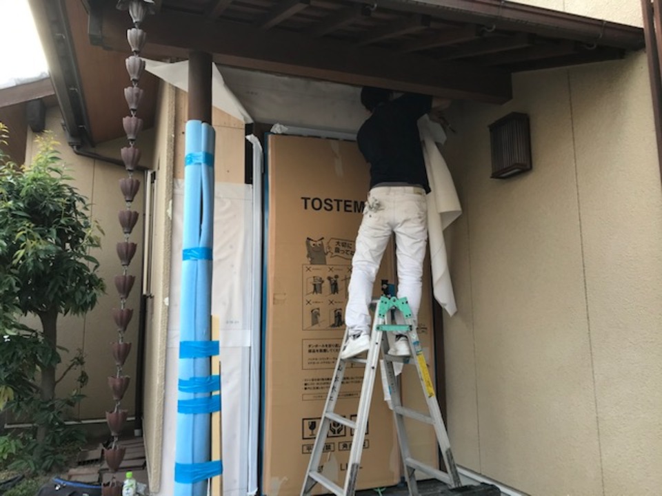 玄関取付完了です。
