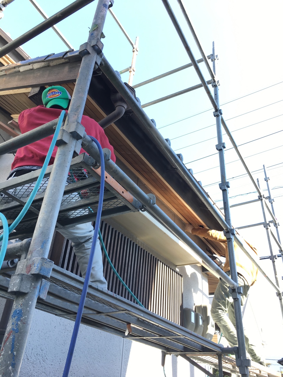 軒天の改修工事です。