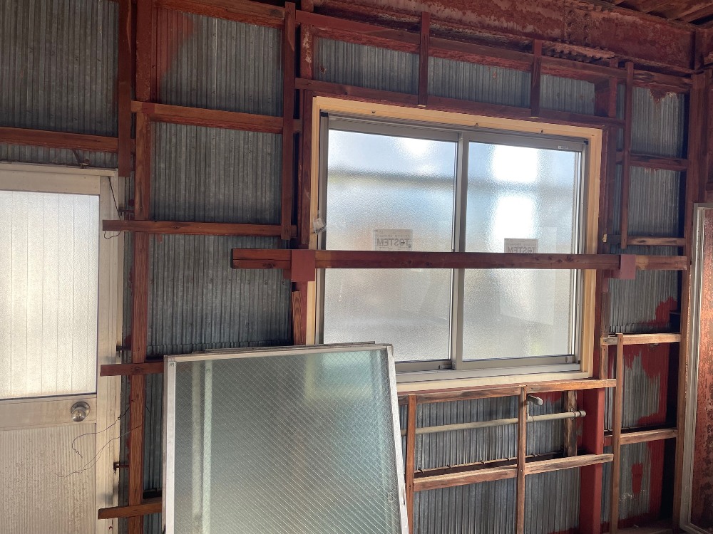 サッシ取り替え