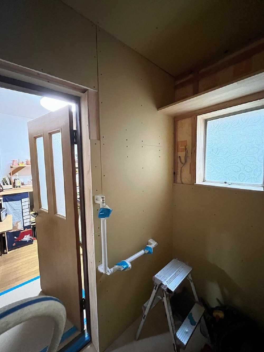 （天白区・T様邸・トイレ改装工事）順調に進んでいます。明日で大工仕事は終わりそうです（三浦）