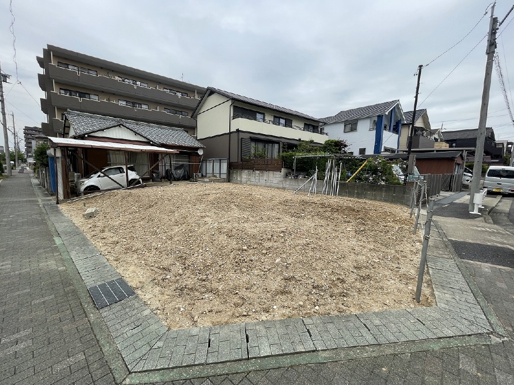 家屋の解体完了です。ブロック塀も 無事に撤去完了しました（白井）