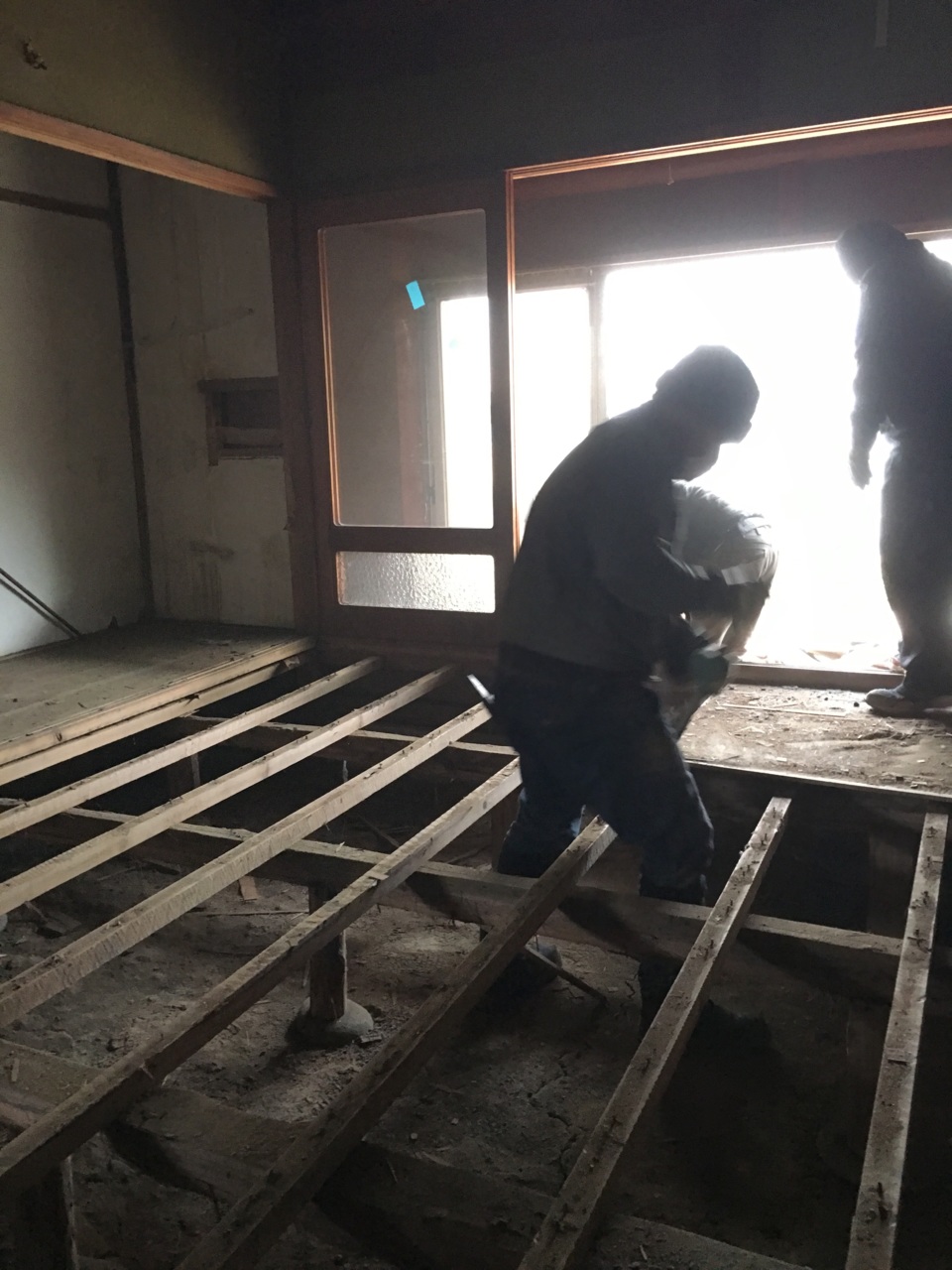 内部の解体が始まりました！