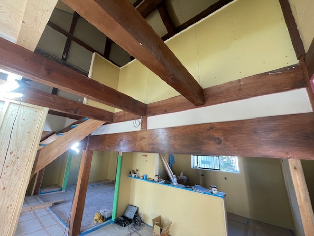 プラスターボード施工中（寺西）