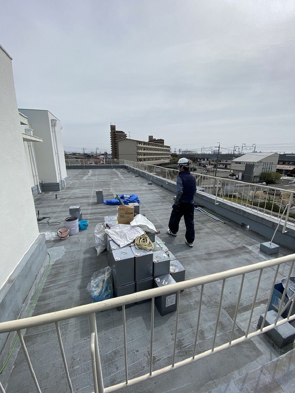 （稲沢市）花井医院様外装工事、順調に進んでいます 防水屋さん、きちんと工程を押さえています