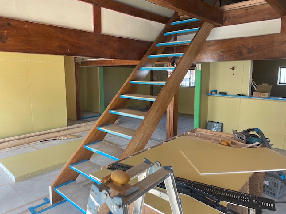 ストリップ階段施工