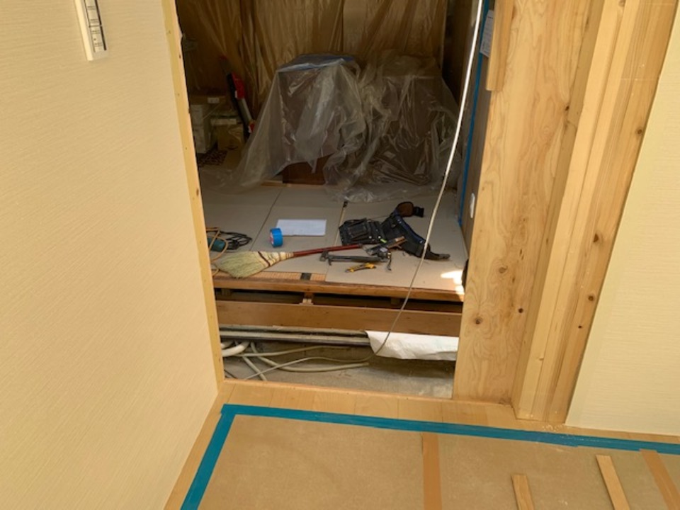 母屋と増築部のジョイント工事