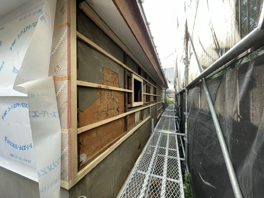 外壁下地施工中