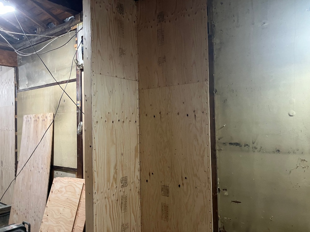  耐力壁を作って耐震補強を進めています