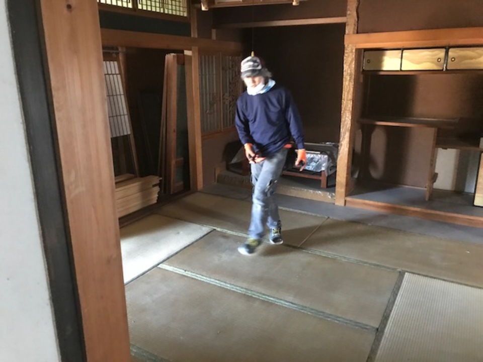 白井です、畳屋西尾さん登場。