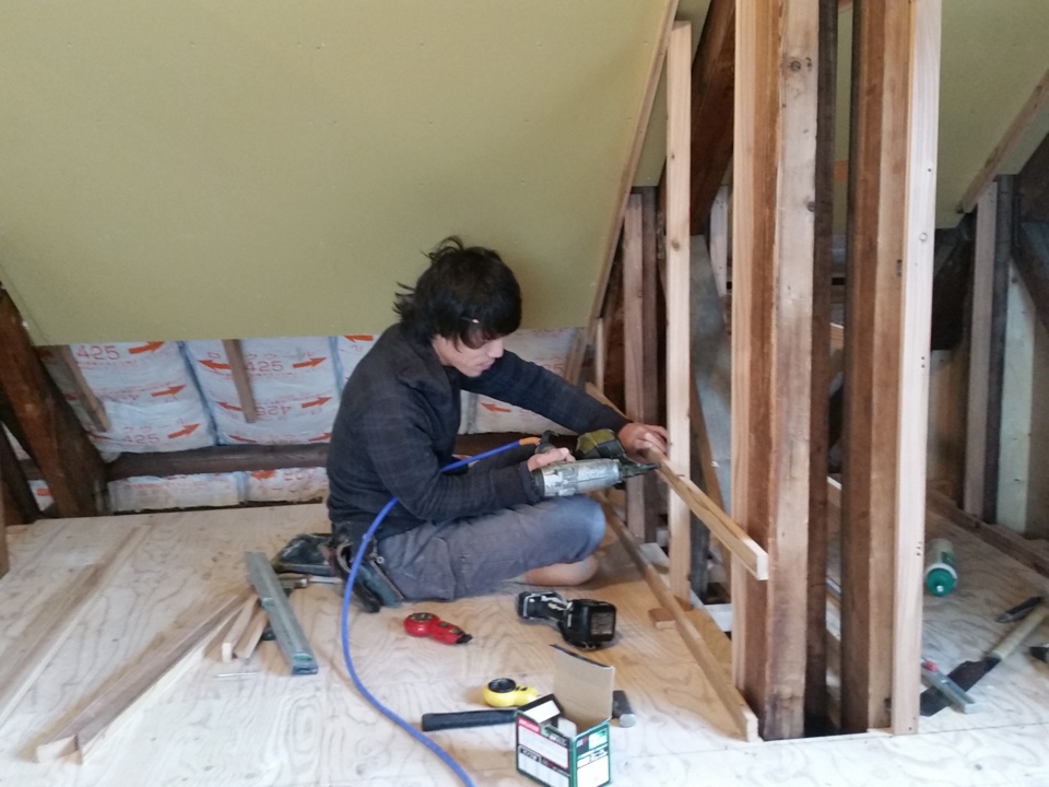 中川です、二階の壁下地が出来上がっていきます。