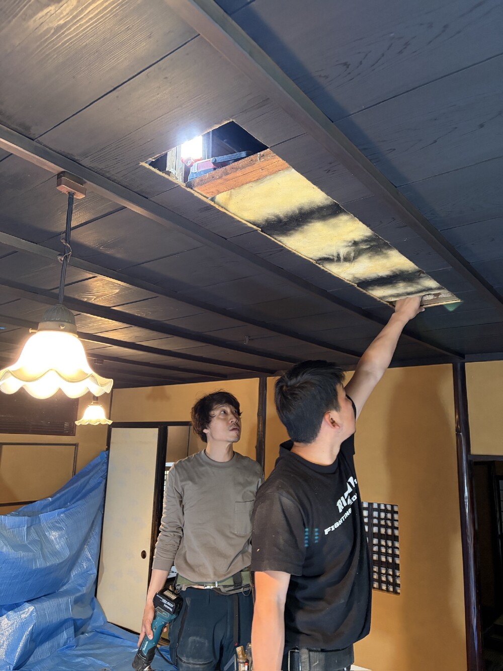 天井埋込照明取付工事です。