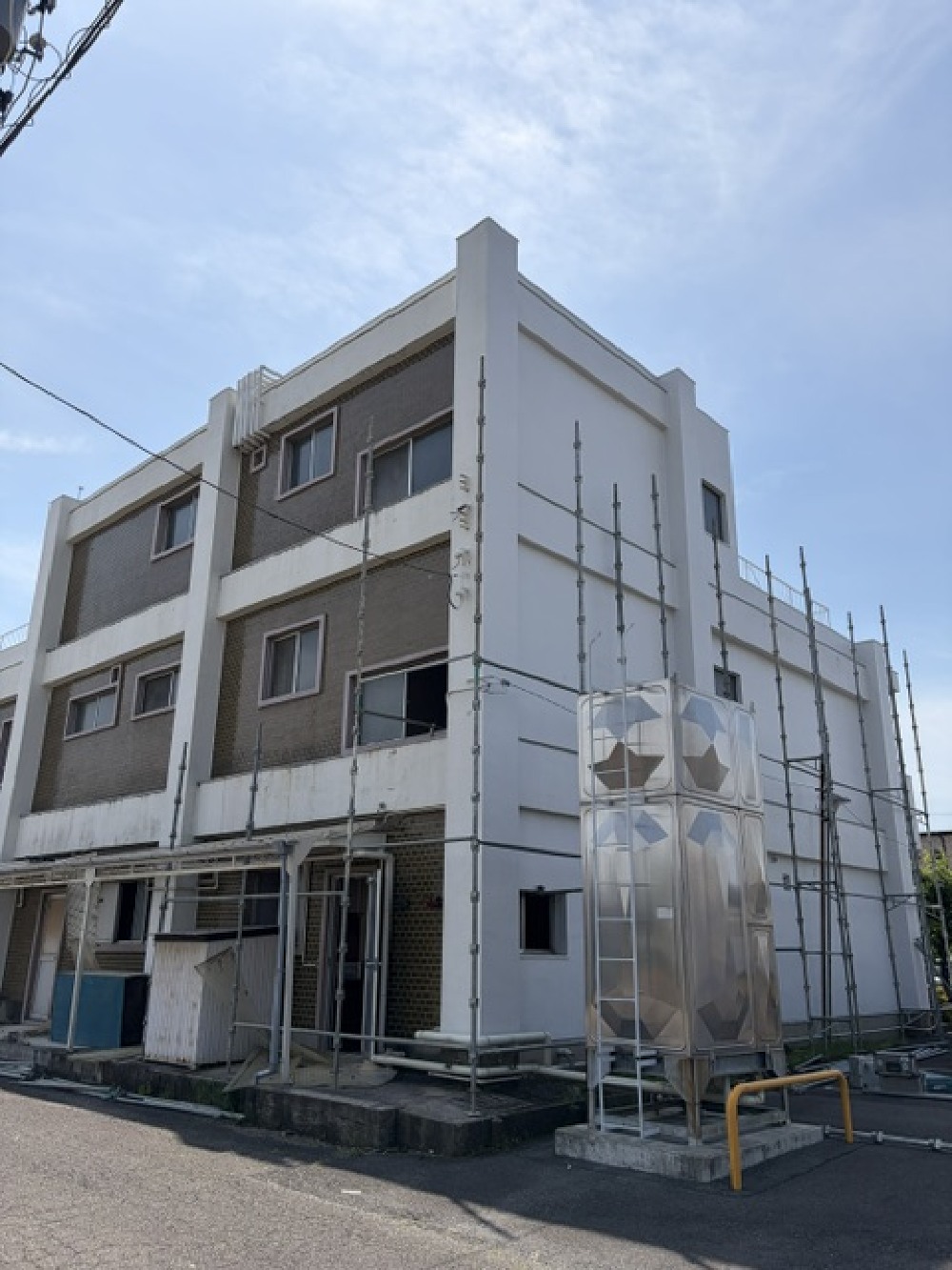 養生足場の組立作業から着手