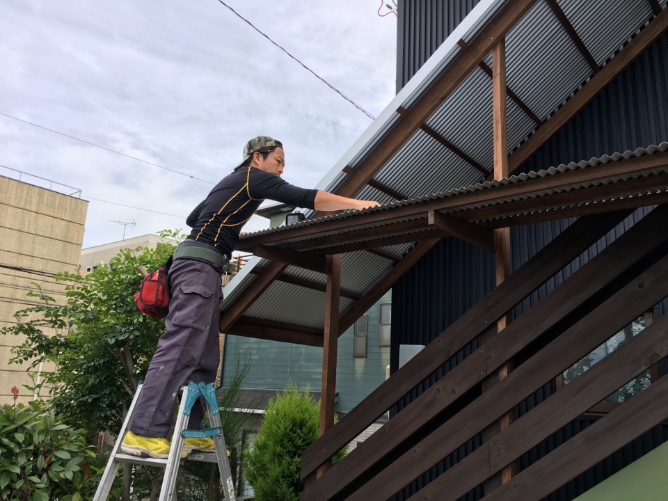 階段屋根工事