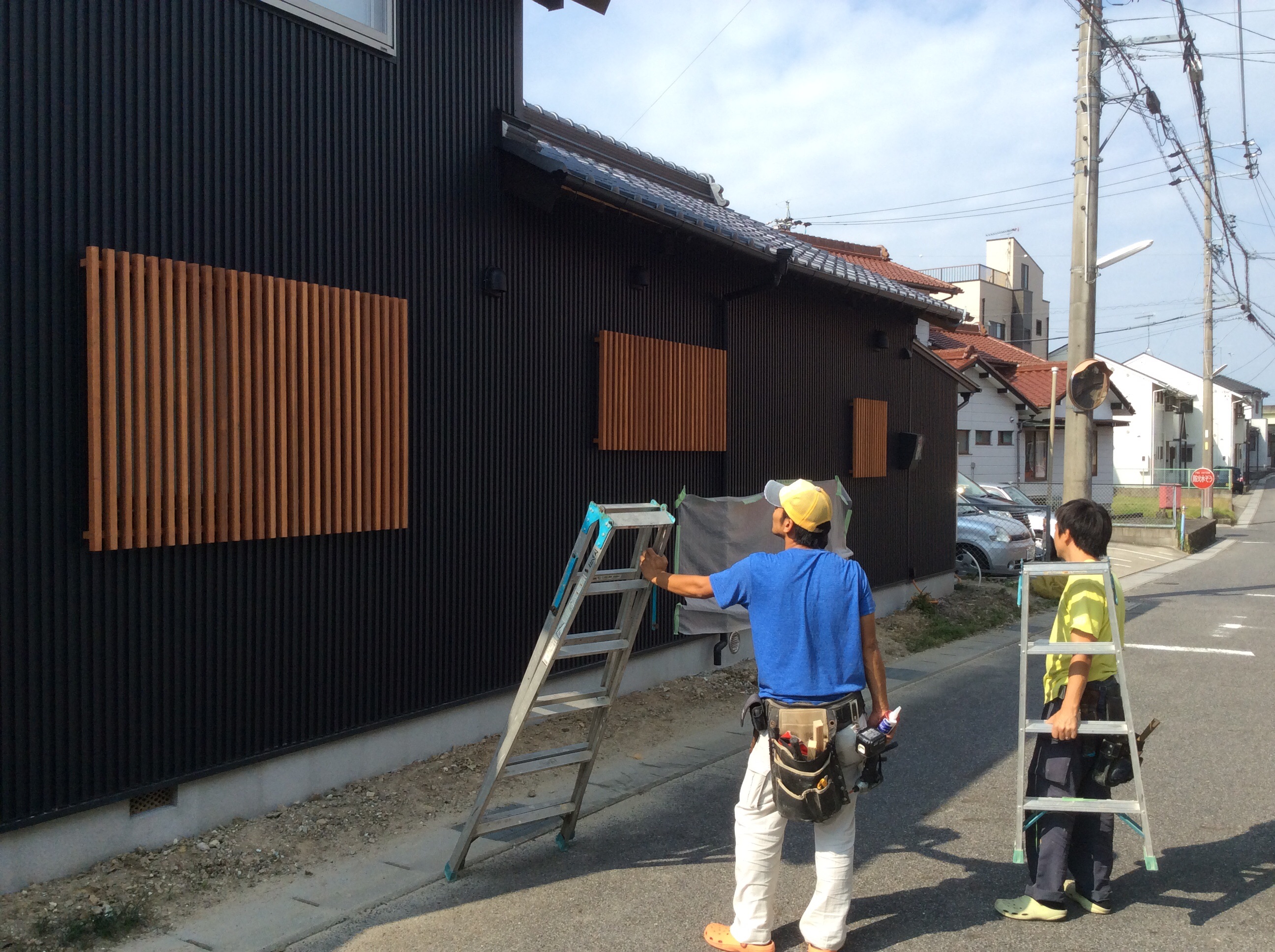 木格子もついて、締まってきました！