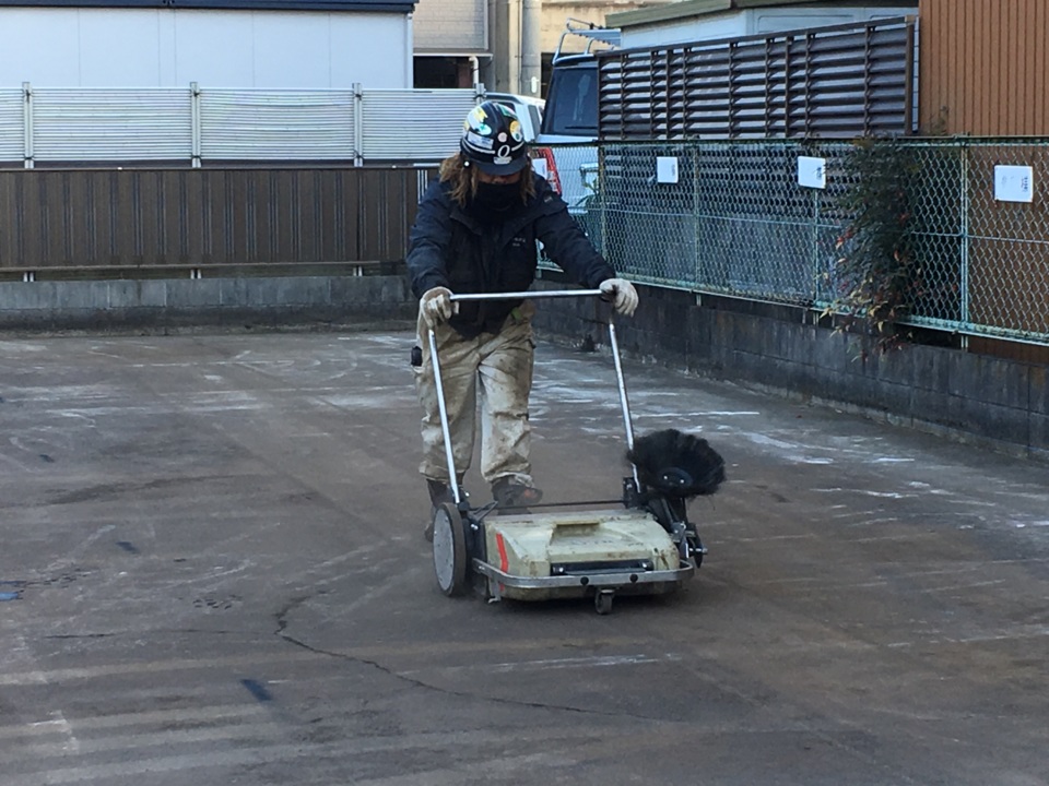 下地路面の清掃もしっかりしてくれています。