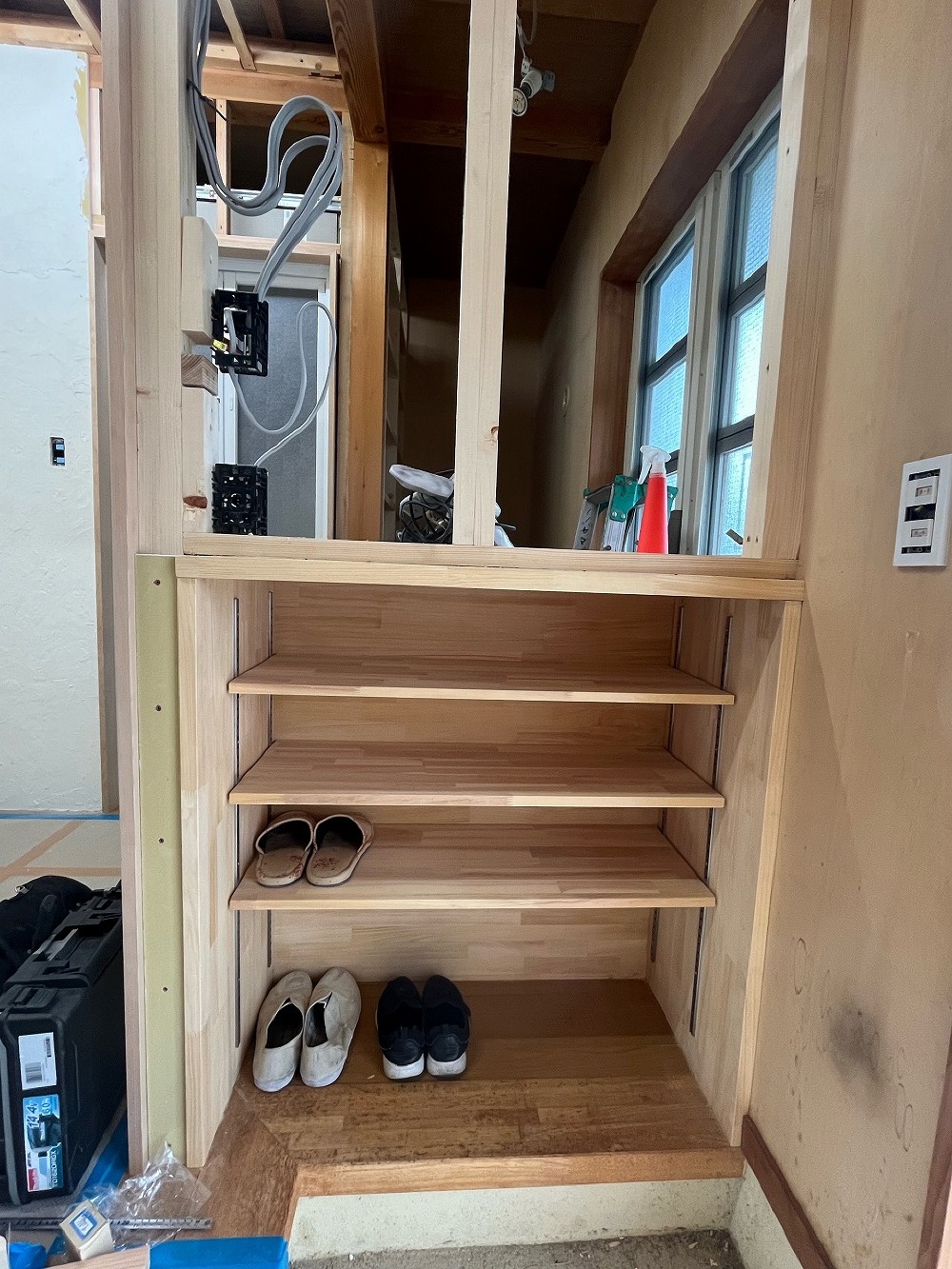 （天白区K様邸）引き続き靴箱などの制作をおこないました（三浦）