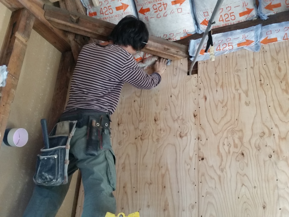 中川です、細かな所まで断熱材を入れてます。