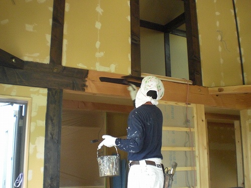 新築だけど古民家風な仕上げです。