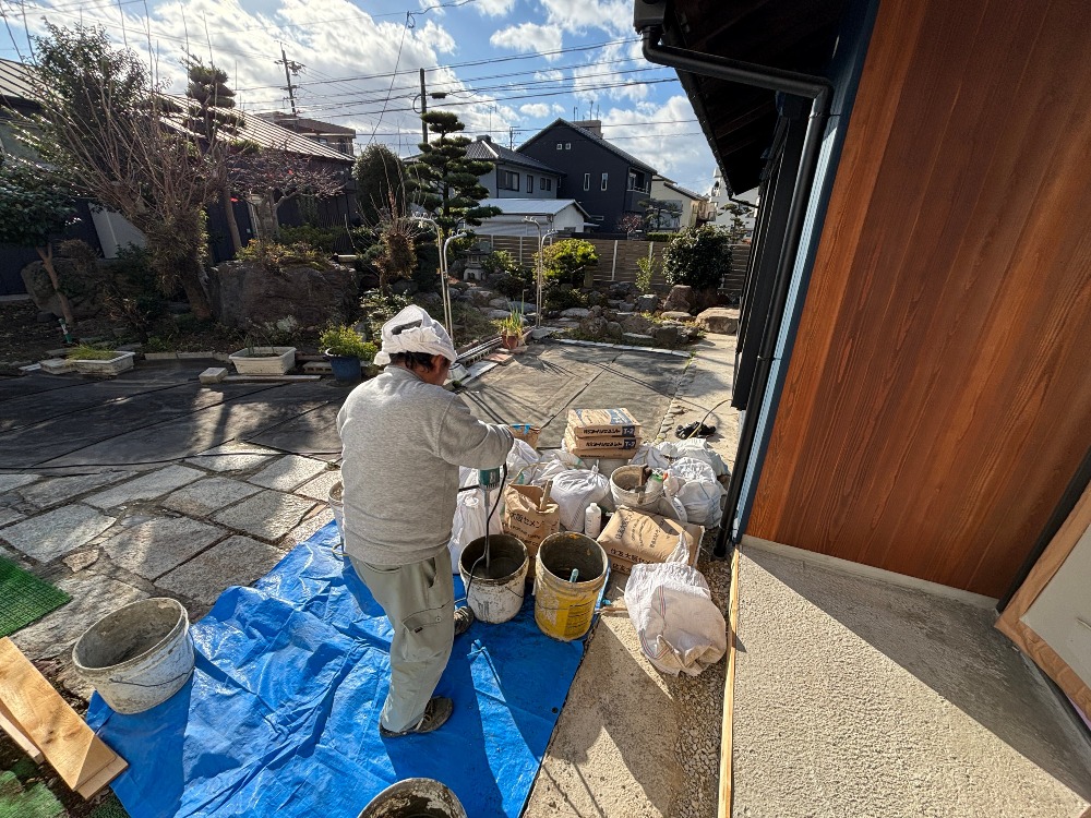 玄関ポーチ左官工事