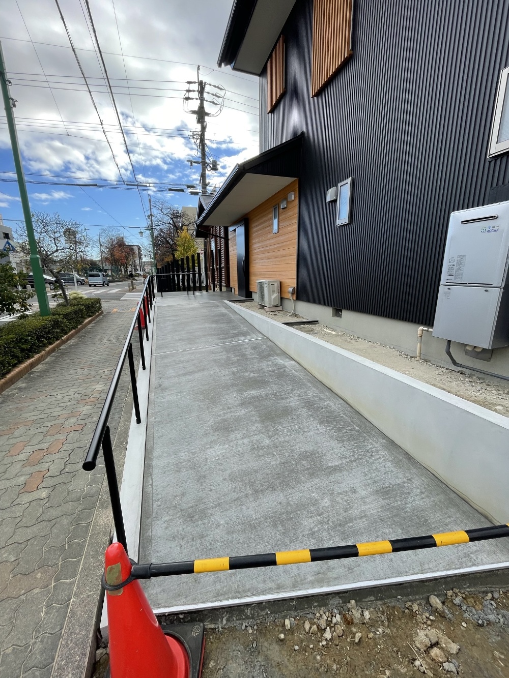 シンプルで機能的な外構になりました（白井）