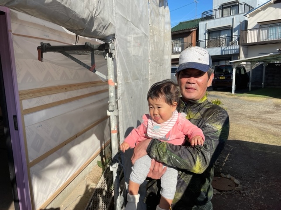 塗装やさんの川脇さんとはなちゃん（寺西）