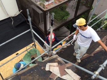 寺西です、急勾配屋根解体中です！