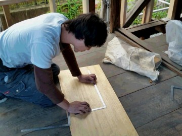 中川です、 考える人。。。。
