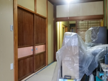 玄関廊下の石膏ボード張り完了です。