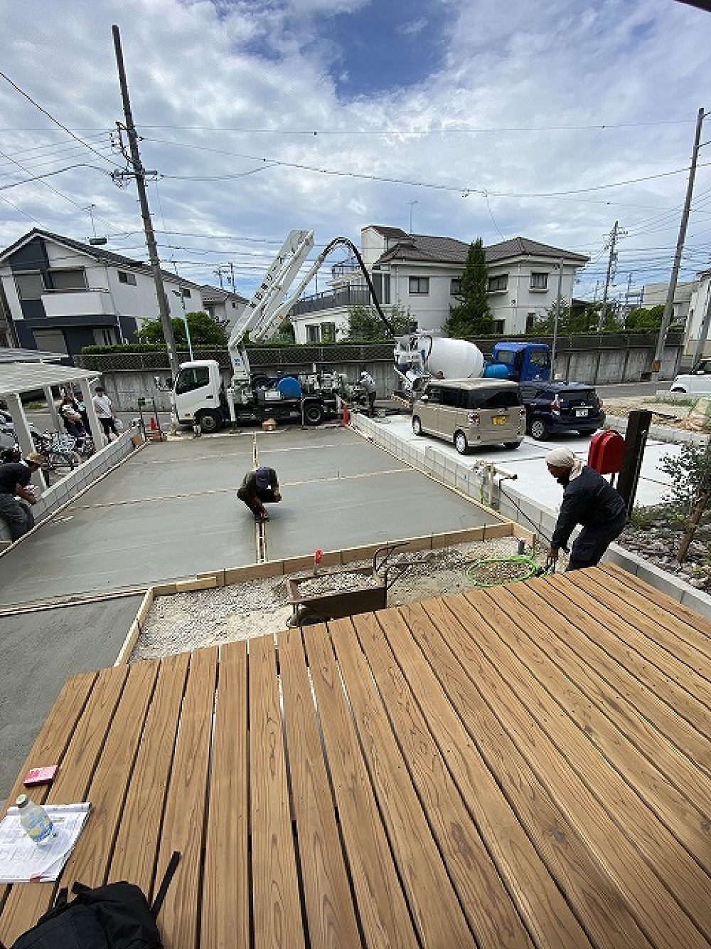 炎天下の中、駐車場土間コンクリート打ちです 増やん、ありがとう！