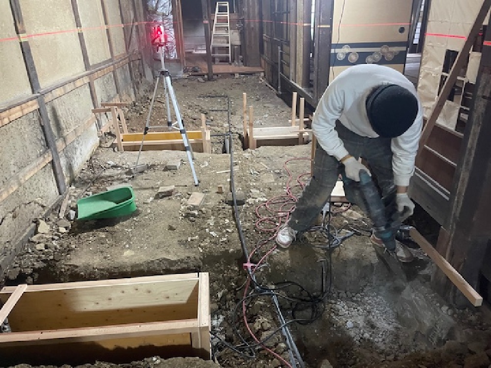 基礎型枠施工中