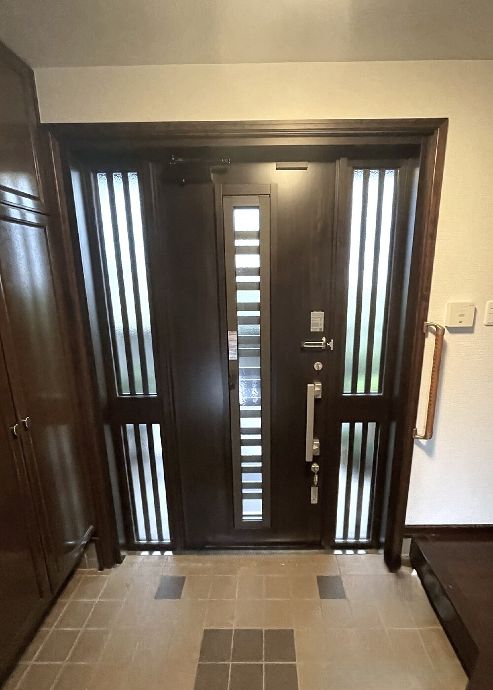 玄関ドア交換・カバー工法