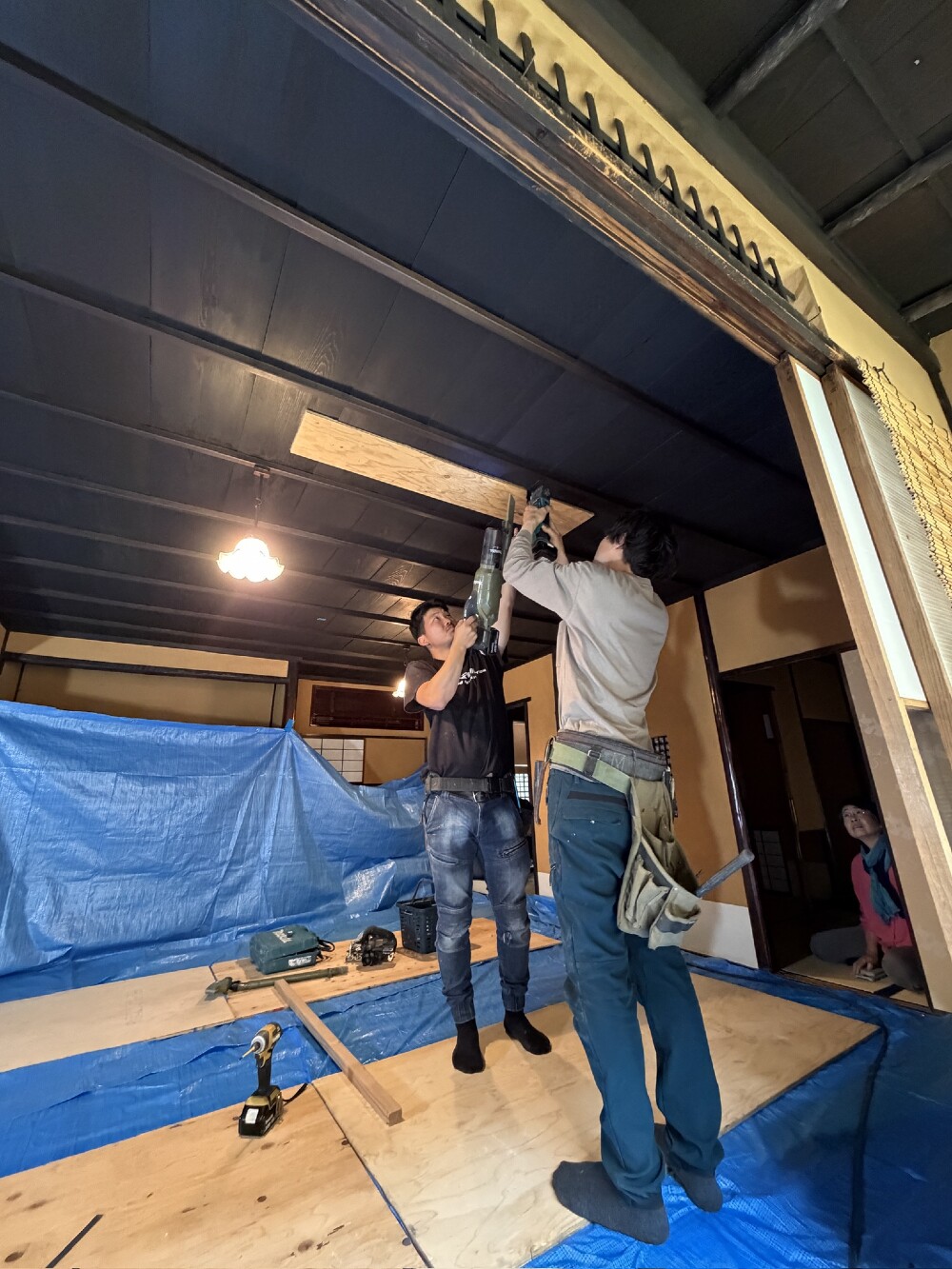 天井埋込照明取付工事です。