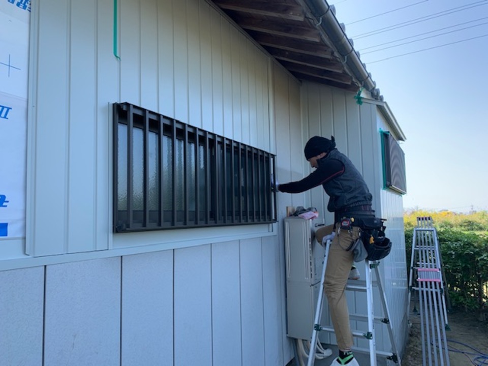 外部も板金完了。