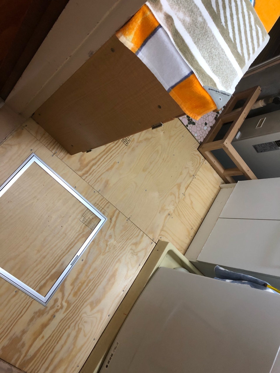 H様邸古民家再生・湿気の為傷んでいた脱衣場の床を新しくしました これで安心です（山本）