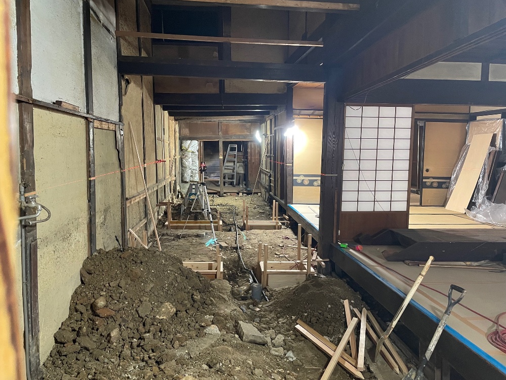 基礎型枠施工中