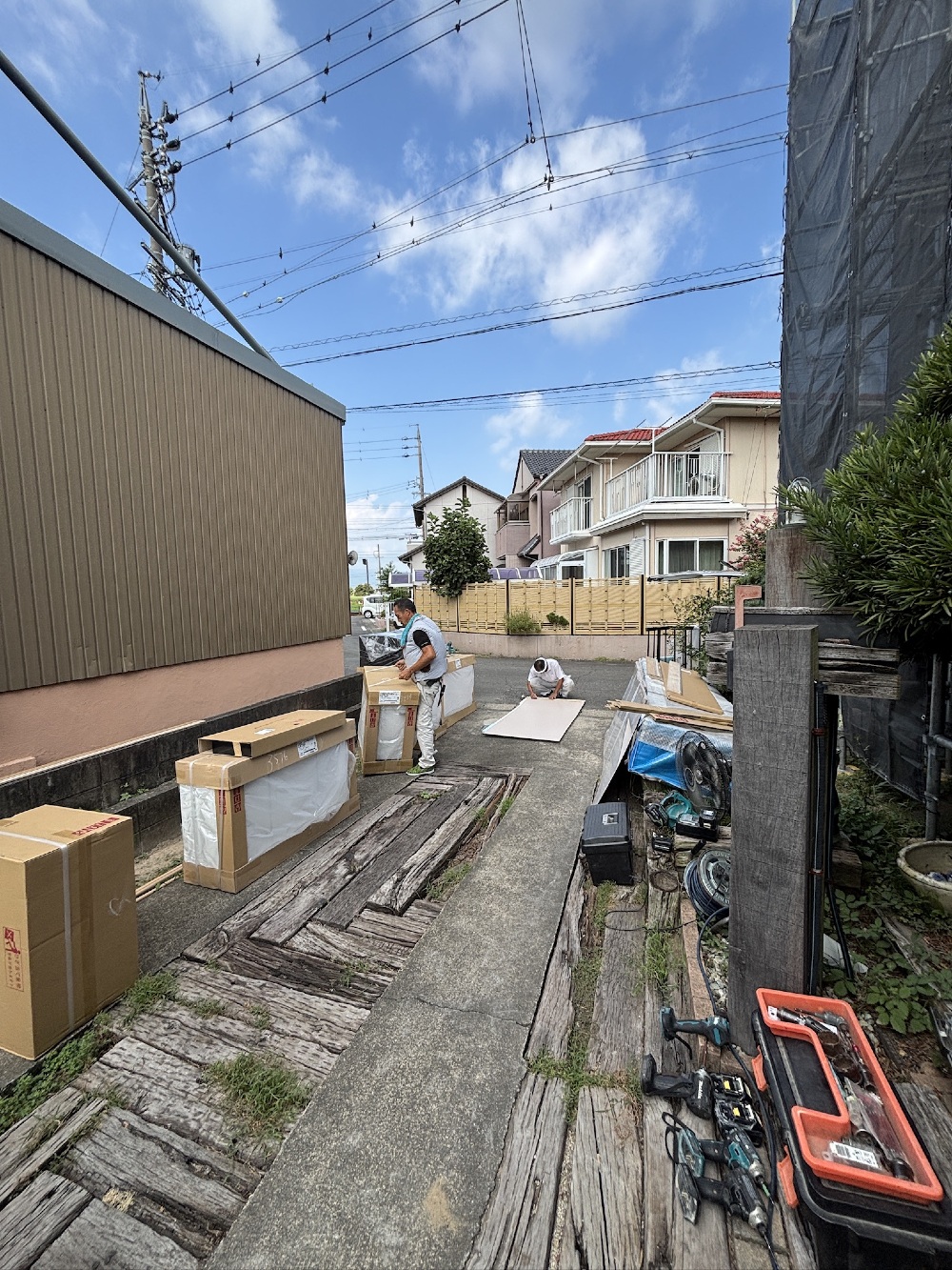 今日は新しいキッチンの取付工事です