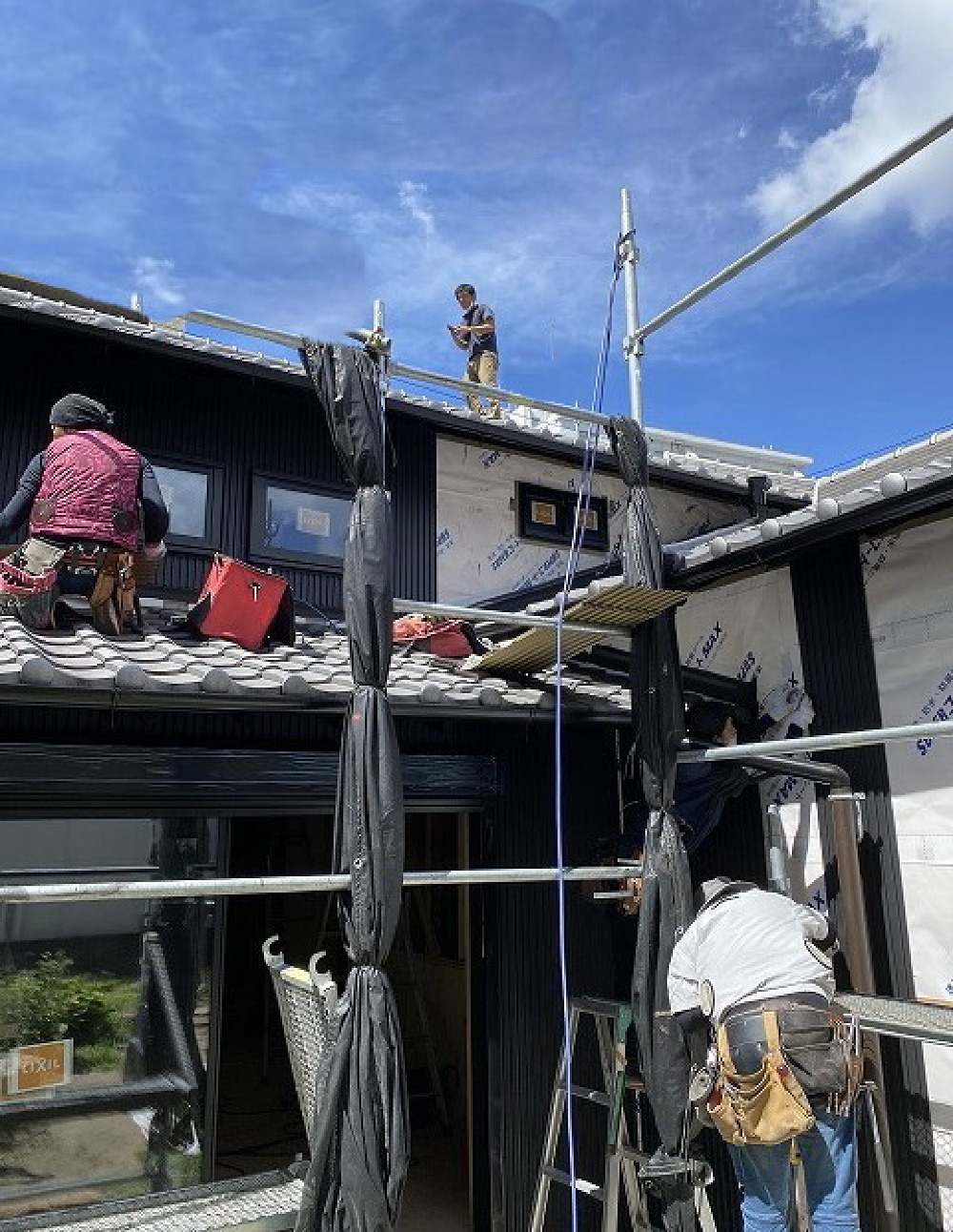 炎天下の中、頑張る板金屋の山口くん