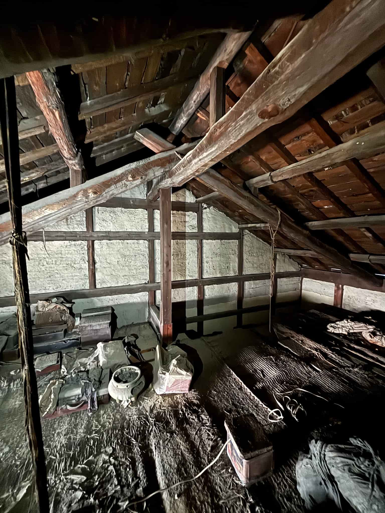 屋根裏
