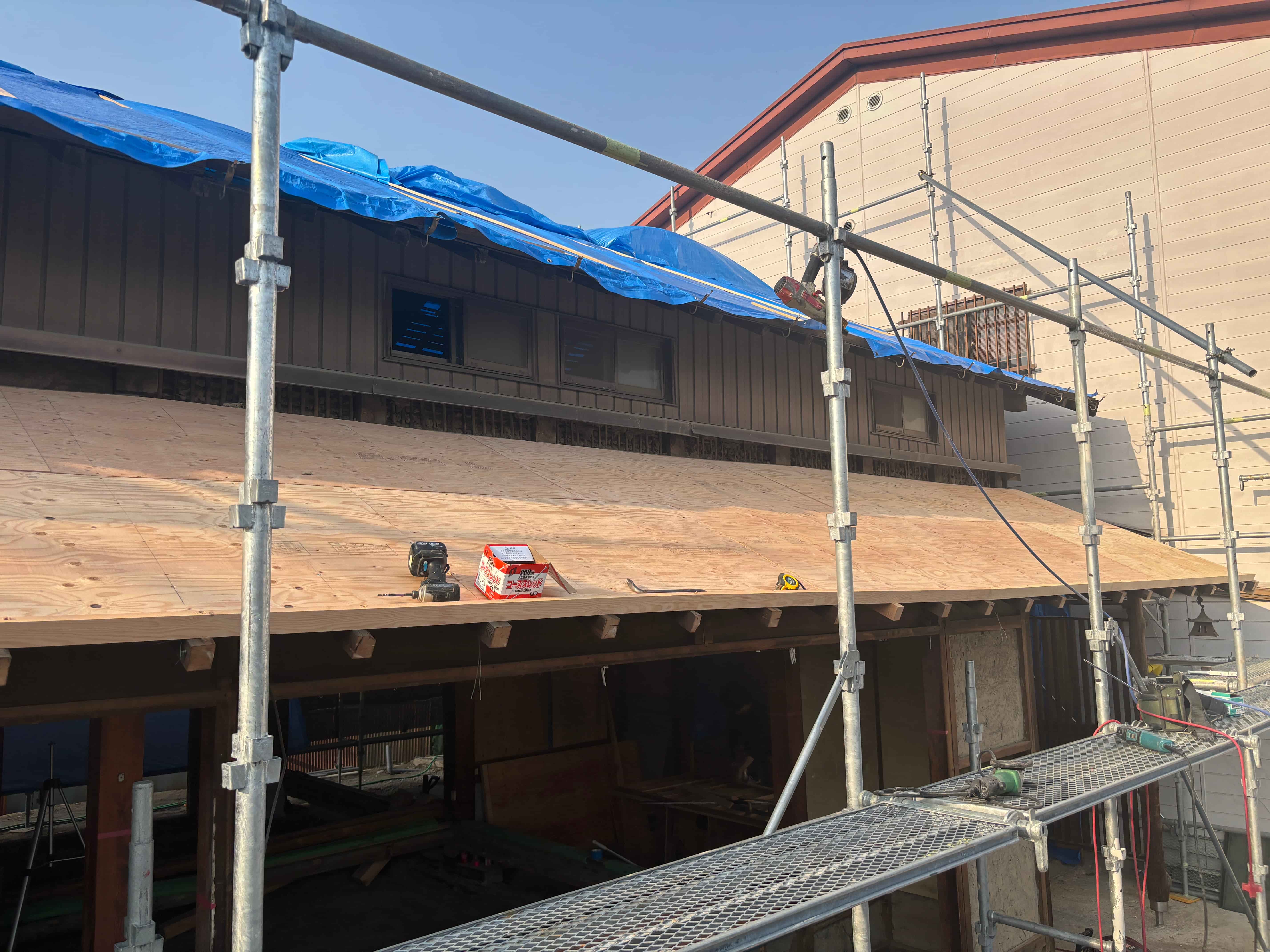 下屋根改修工事
