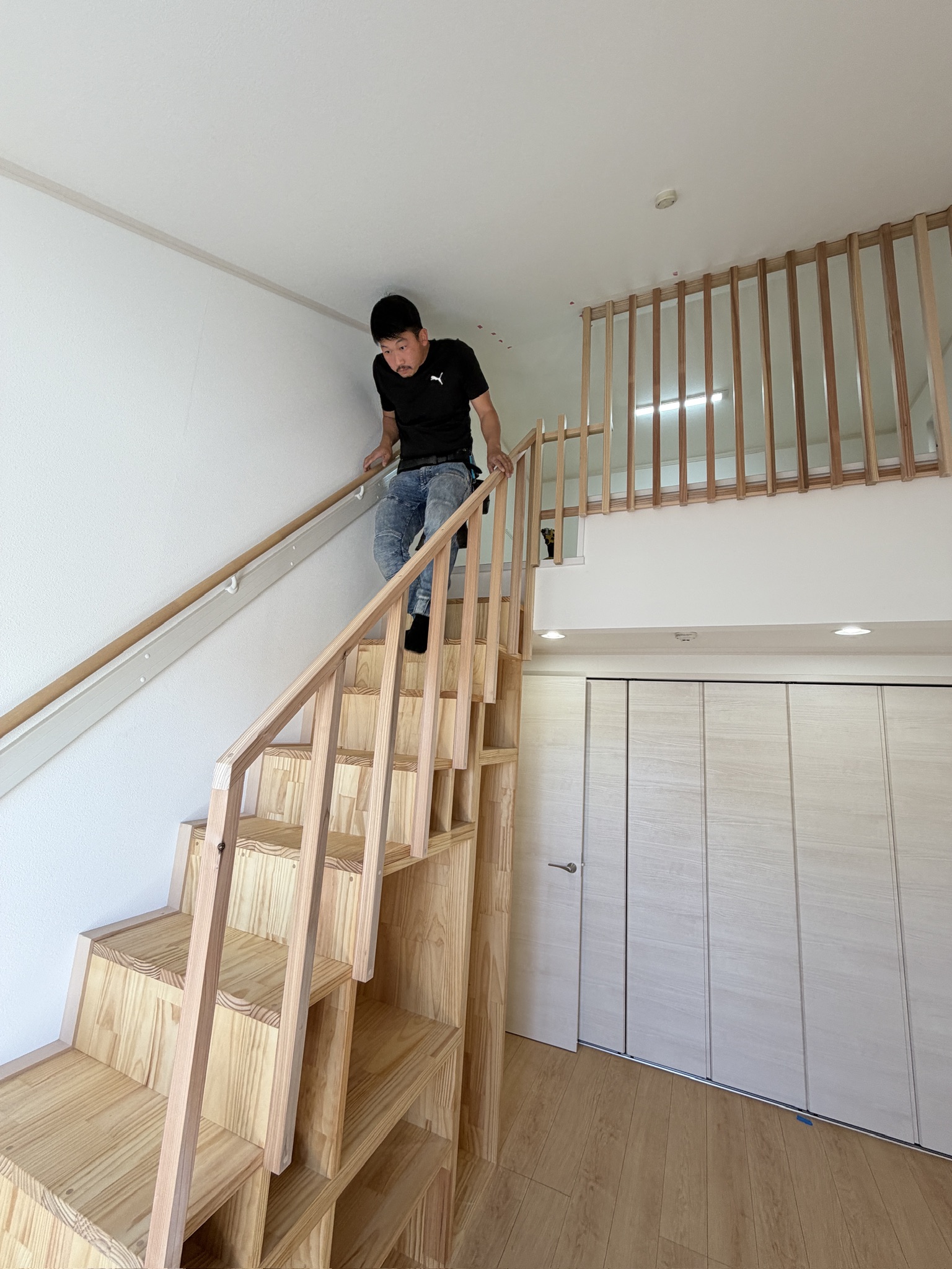 ロフト階段と転落防止柵の施工事例