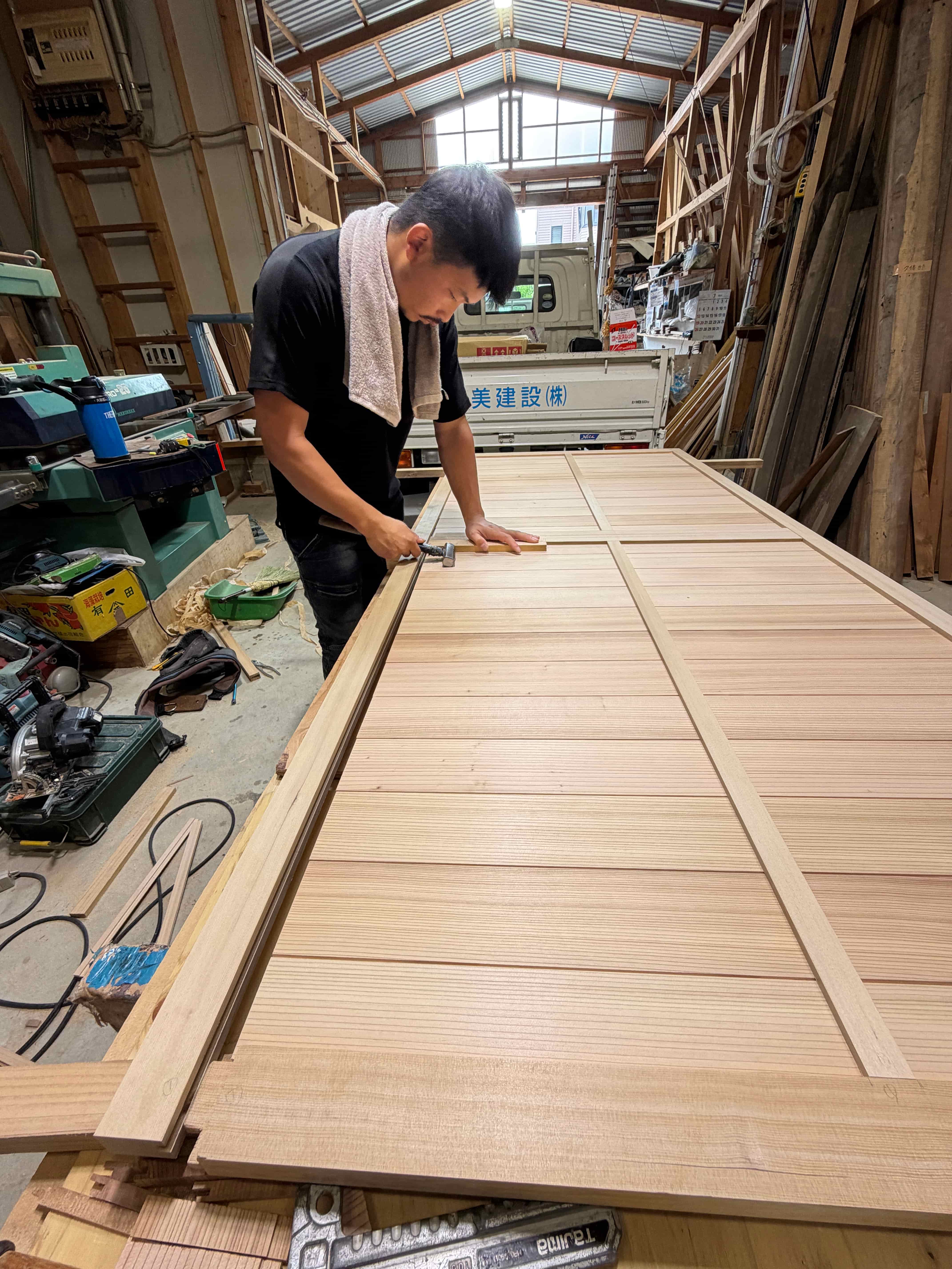 柾目材を使用した木製戸箱の修繕