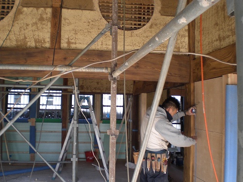 電気工事も一苦労です！愛知県岡崎市　無垢材/自然素材の材料を使った古民家再生